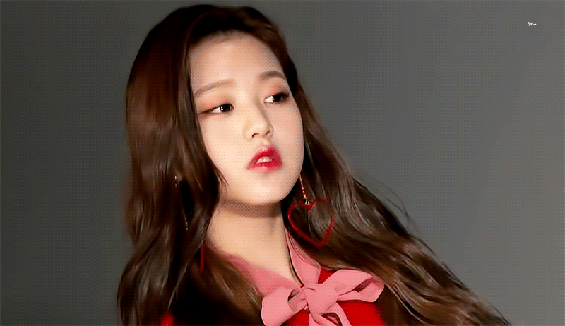 민낯일땐 제 나이처럼 보이는 장원영.gif | 인스티즈