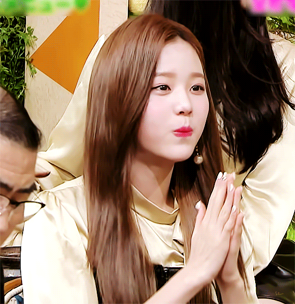 민낯일땐 제 나이처럼 보이는 장원영.gif | 인스티즈