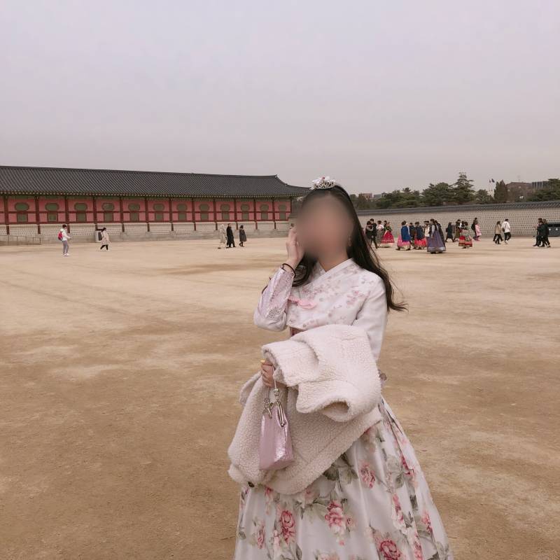 공주 오늘의 데일리 착장 잉간 구찌룩 + 경복궁 한복 나들이 'ㅅ' 사진 엄청 ! 많아욥 | 인스티즈