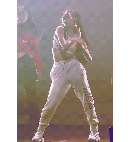 🤭정예인 콘서트 개인무대 움짤 영업🤭 | 인스티즈