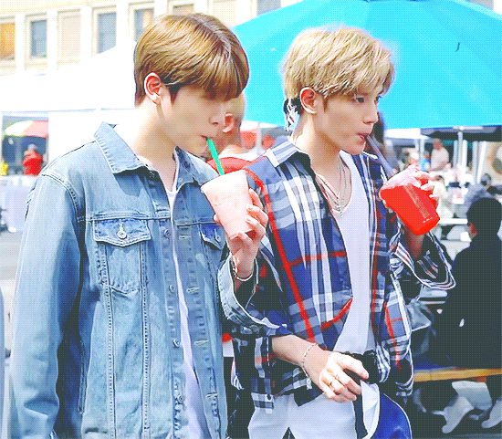 ㄱ 빨대 같이 쓰면 결혼하는 거라고 배웠다 | 인스티즈