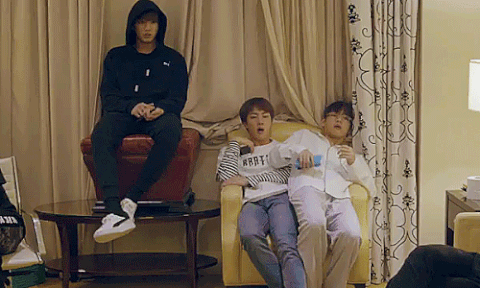 방탄 이 사진 진짜 다 이상한데 자연스러운거 알지 | 인스티즈