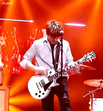 미쳤다 성진이 바바 5kg랰ㅋㅋㅋㅋㅋㅋㅋㅋㅋㅋ웬만한 베이스보다 무거운데?...... ㅈㅇ 데이식스 | 인스티즈