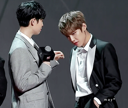 박우진 김재환 어? 너네 재환이 브이로그에 듀엣곡 해야하지않겠냐는 말 박제됐으니까 | 인스티즈