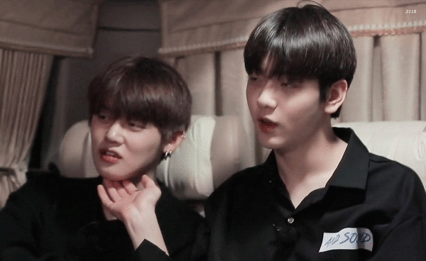 투바투 수비니 왜 연주니형아 턱을만지냐 | 인스티즈