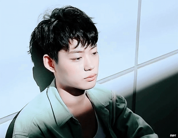 조용한 방에 잘생긴 세진이 심기 | 인스티즈