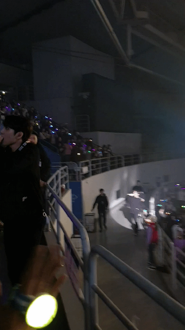 콘서트 원필 반칙.... | 인스티즈