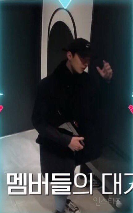 맏형 시우민을 애교부리게한 막내 세훈의 흔한 집들이 선물.jpgif | 인스티즈