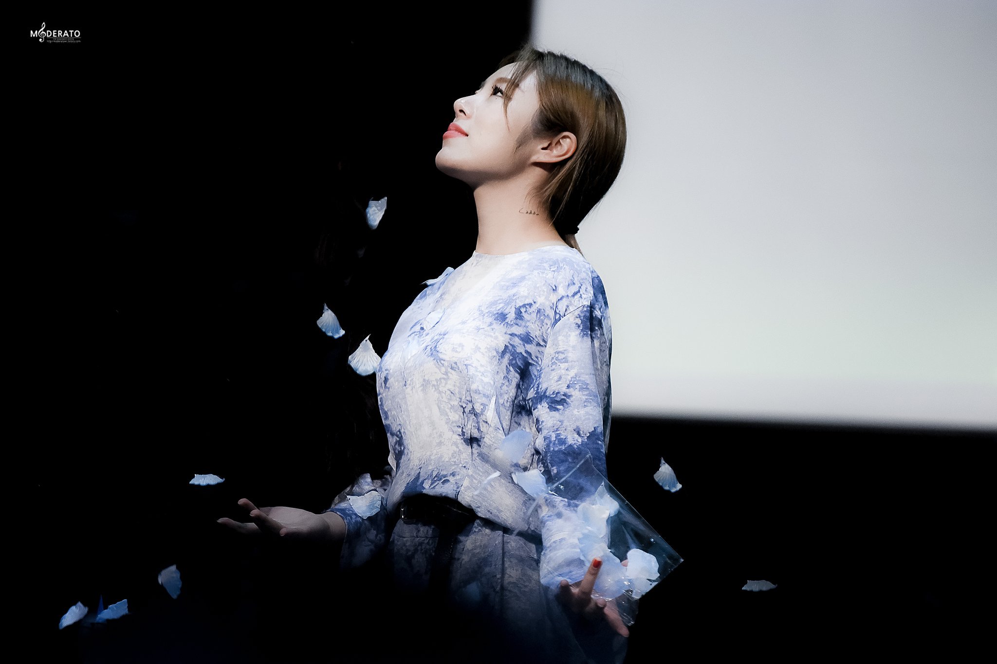 새벽이라 그런지 더 보고싶다! | 인스티즈