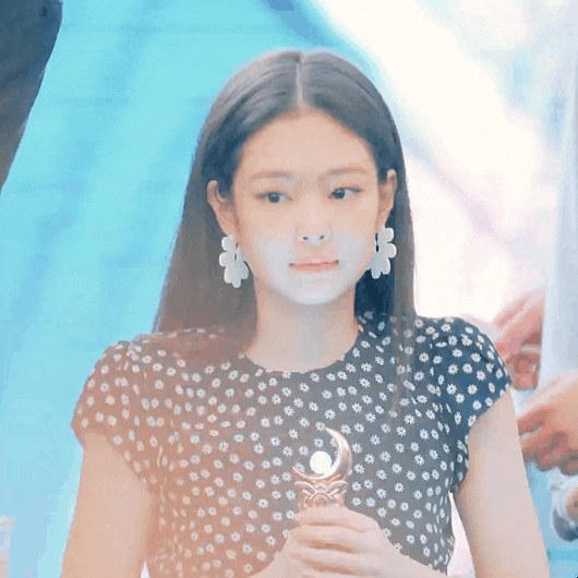 아까 잘못눌려서 제니 안본사람들은 다봐야하는 짤 다시대방출🖤💖 | 인스티즈