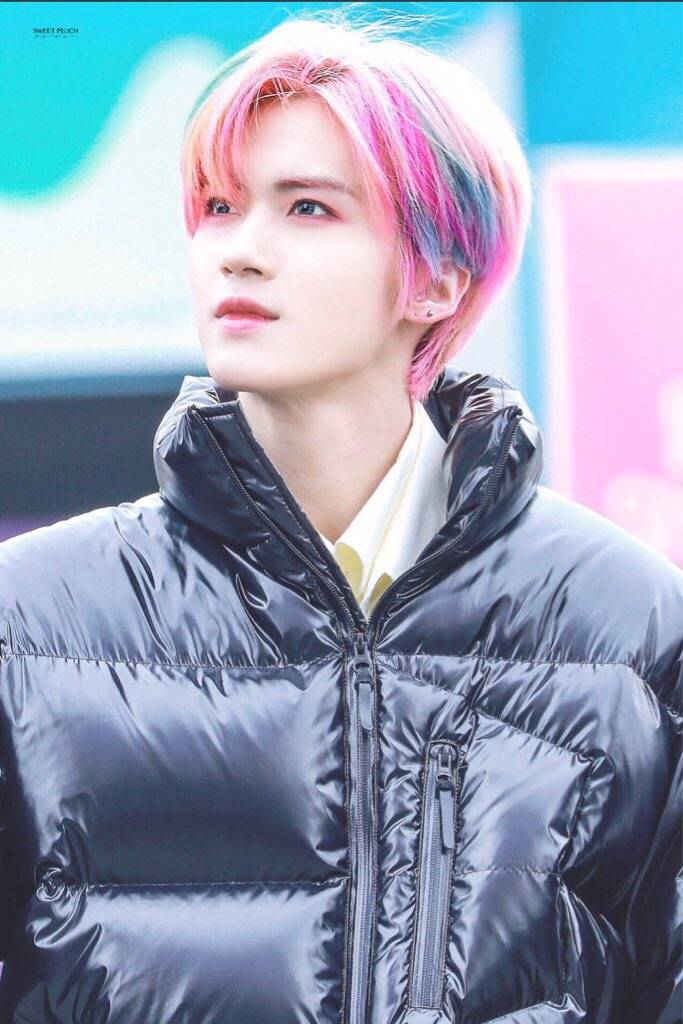 핑크색으로 염색하고 인생 머리라고 찬양받는 펜타곤 옌안 | 인스티즈