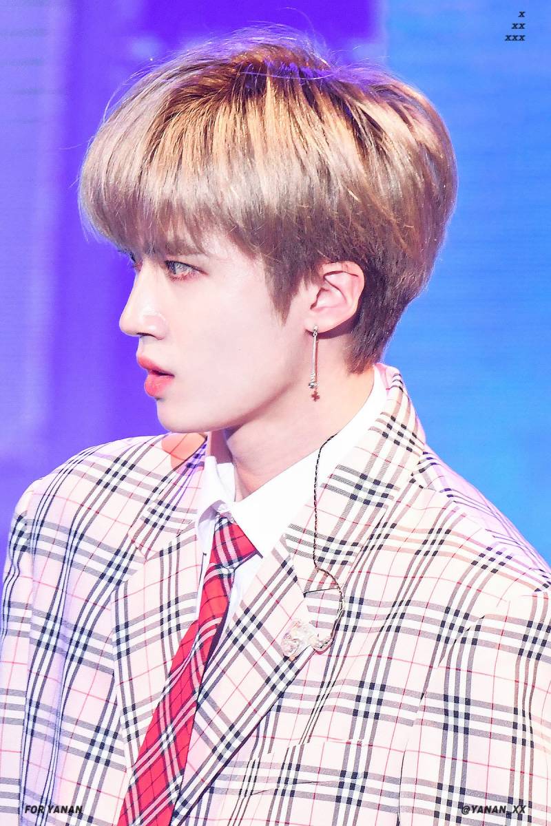 핑크색으로 염색하고 인생 머리라고 찬양받는 펜타곤 옌안 | 인스티즈