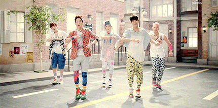 무려 데뷔 8년만에 음악방송 1위 한 아이돌.... | 인스티즈