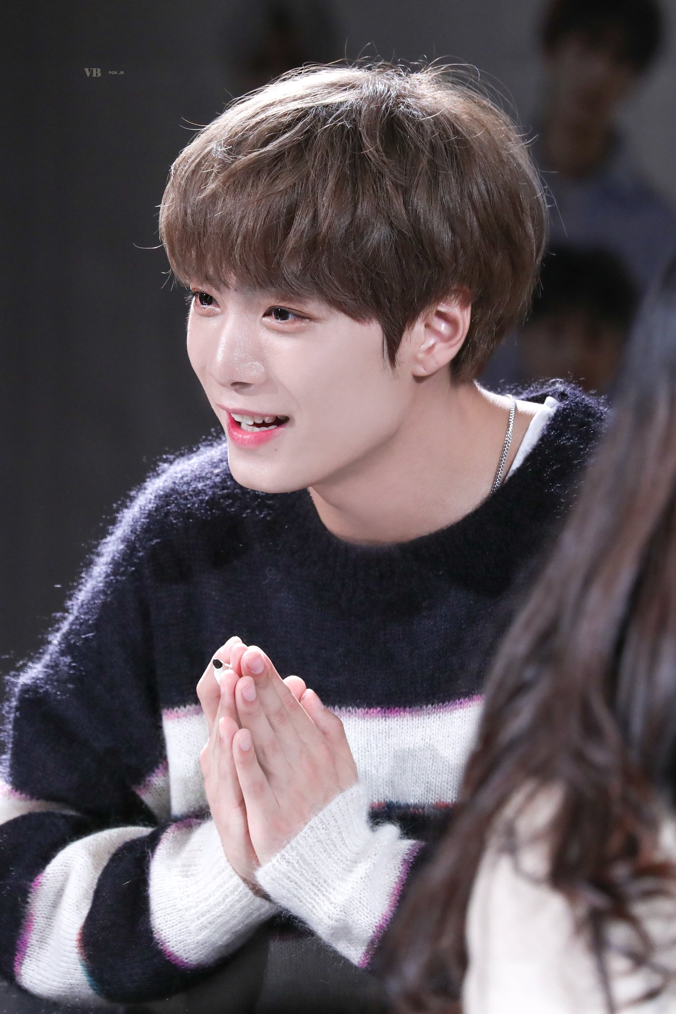 뉴종현은 눈썹 보이는거랑 안 보이는거랑 느낌이 확다름 예시 짤 보여줄게 | 인스티즈