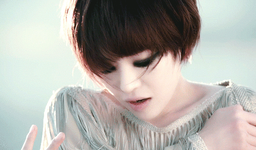 🔥짧은머리+아이라인 하면 떠오르는 연예인.gif (설렘주의) | 인스티즈