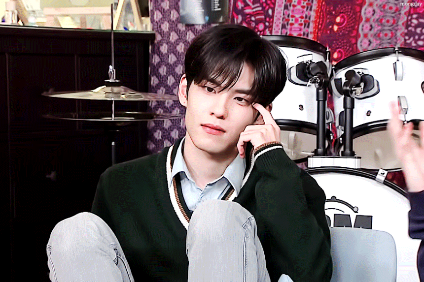 [잡담] 데이식스 원필 너무 잘생김 | 인스티즈