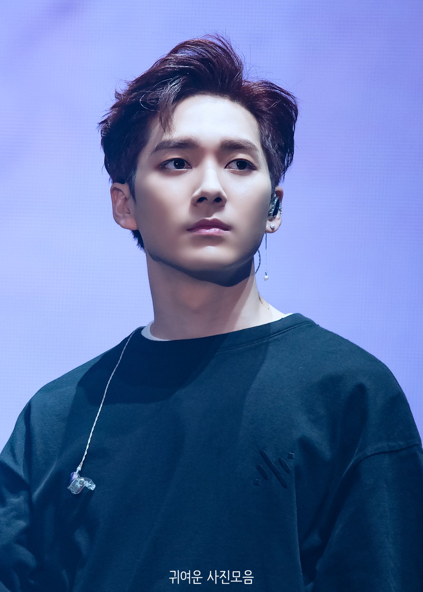 뉴이스트 아론은 바뀐 게 하나도 없네 이 때 이후로 몇년이 지났는데 | 인스티즈