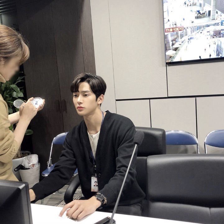 로운이 실물 이렇게 생겼는데 | 인스티즈