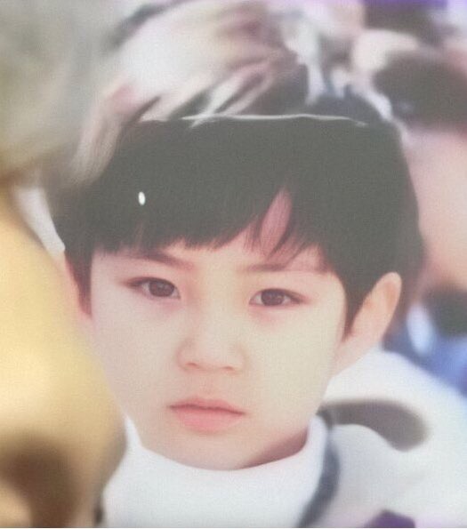 세븐틴 민규 진짜 애기 때 부터 완성형 미모 | 인스티즈