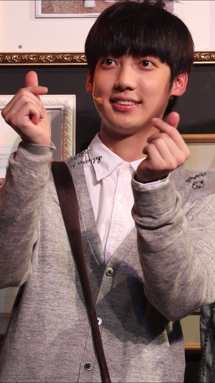 영민이 헤어스타일이 데뷔초 느낌 나 ㅋㅋ - 인스티즈(instiz) 보이프렌드 카테고리