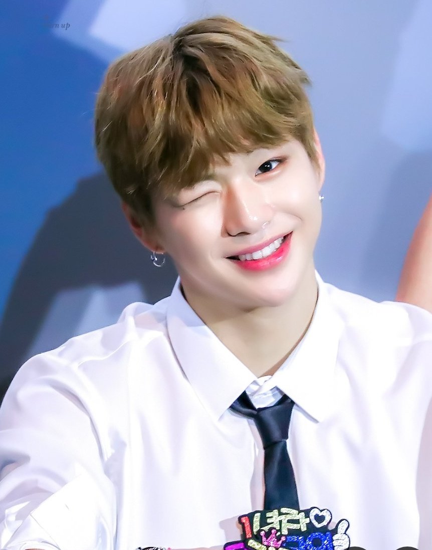 난 진짜 눈이 ~_⊙ 이렇게 생긴 사람 처음본듯.. | 인스티즈