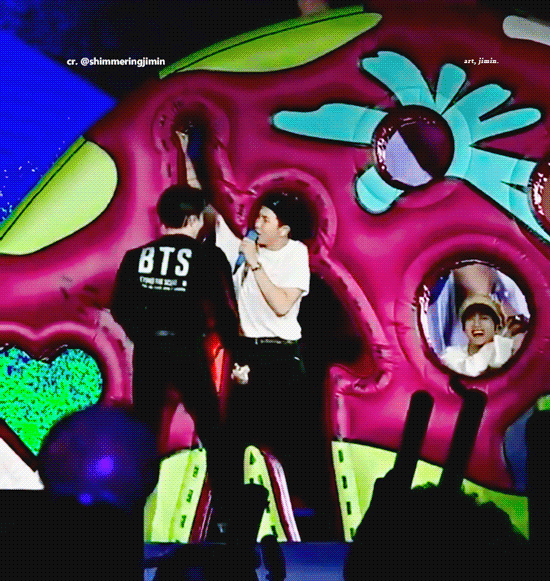 [잡담] 갑자기 방탄팬들 빅히트한테 가수랑 팬 차별하냐고 했던거 생각나서 개웃음ㅋㅋㅋㅋㅋㅋㅋㅋㅋㅋ | 인스티즈