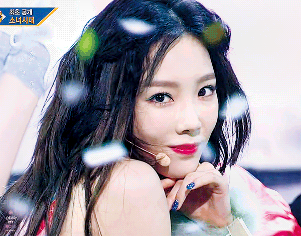 잊을 만하면 돌아오는 김태연 소녀시대 모먼트.gif | 인스티즈