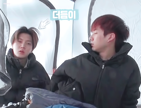 자다일어난 모습도 귀여운가봐 | 인스티즈