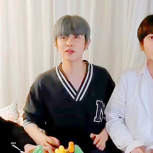 투바투 연준 진짜 핵까리함과 핵귀여움 두개 다 어떻게 가지고 있는거지????? | 인스티즈