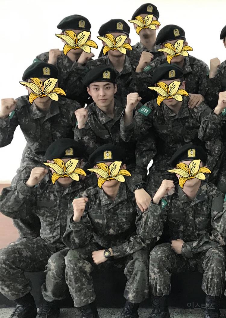 방금 뜬 엑소 시우민 ë…¸ë„ì‹ ë³‘êµìœ¡ëŒ€ 단체사진.jpg | ì¸ìŠ¤í‹°ì¦ˆ