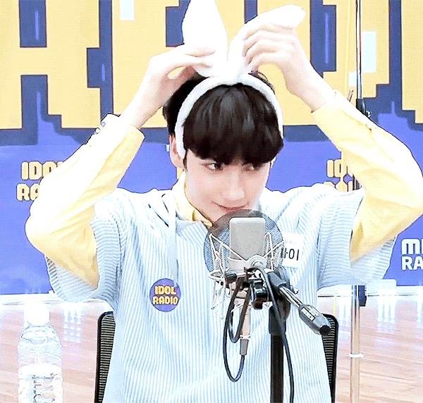 아니 나 갤러리보다 놀랬어; 투바투 휴닝카이 데뷔곡 활동때랑 943 활동때랑 분위기 확 다른 것 봐.. | 인스티즈