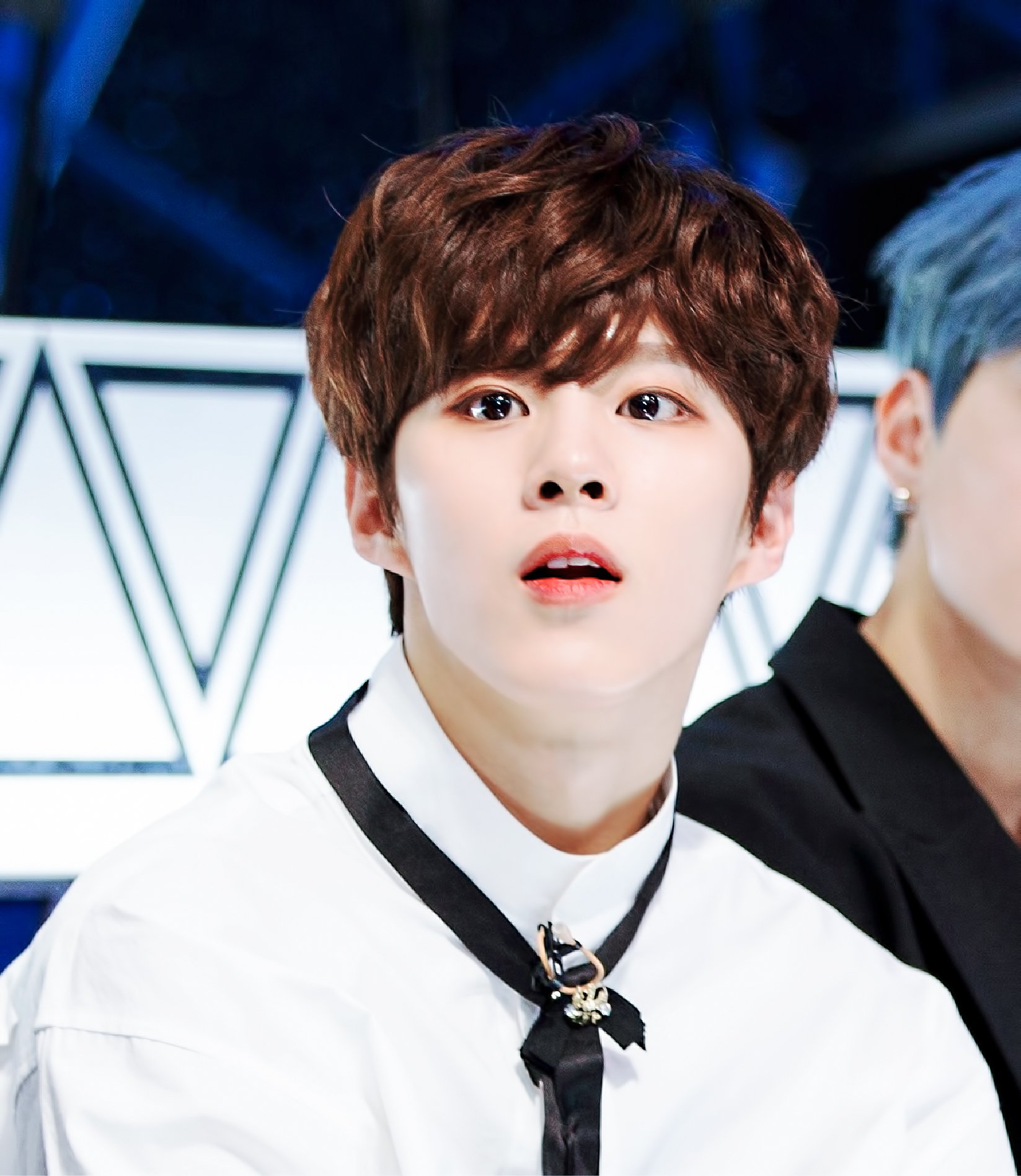 김우석 프엑 등장하고 나만 충격 받았던 거야??? | 인스티즈