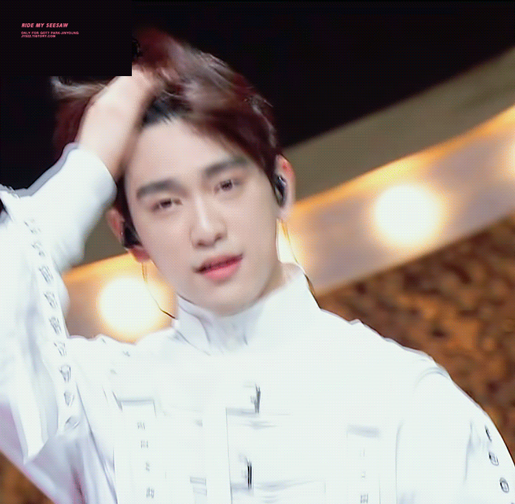 [잡담] 잘생긴 사람은 셀카에만 간절함이 없는게 아니라 | 인스티즈