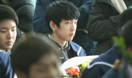 이러기도 쉽지않을것 같은 털어도 털어도 백역사뿐인 아이돌 세 명 | 인스티즈