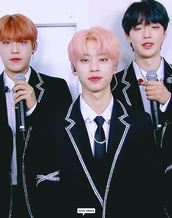 뱀눈 아닌데 왤케 뱀눈이라는 단어가 잘어울리지? (주어 에이비식스) | 인스티즈