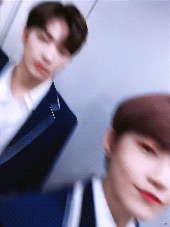 나 진짜 이재현이 너무 좋아서 미치겠어 어느정도냐면 지금 졸려죽겠지만 이재현의 A To Boyz 영상을 100번 볼 수 있을만큼이여 그러니까 이재현을 보기만해도 잠이 깬다는말이지 이해가돼? 안되면 뭐 어쩔 수 없지만 어쨌든 난 그렇다는얘기였어 | 인스티즈