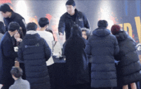 나ㅠ홀린듯이 저장한 팬싸짤 있는데 상황이 너무 궁금해 | 인스티즈