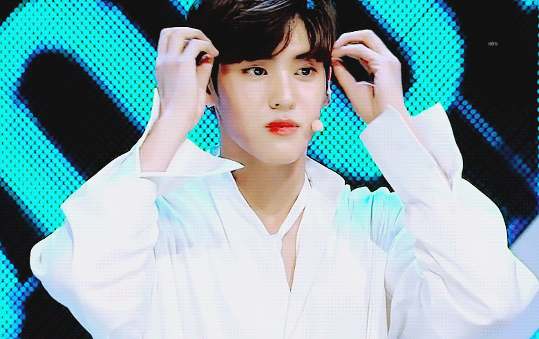 송유빈 흰색 너무 잘어울려 | 인스티즈