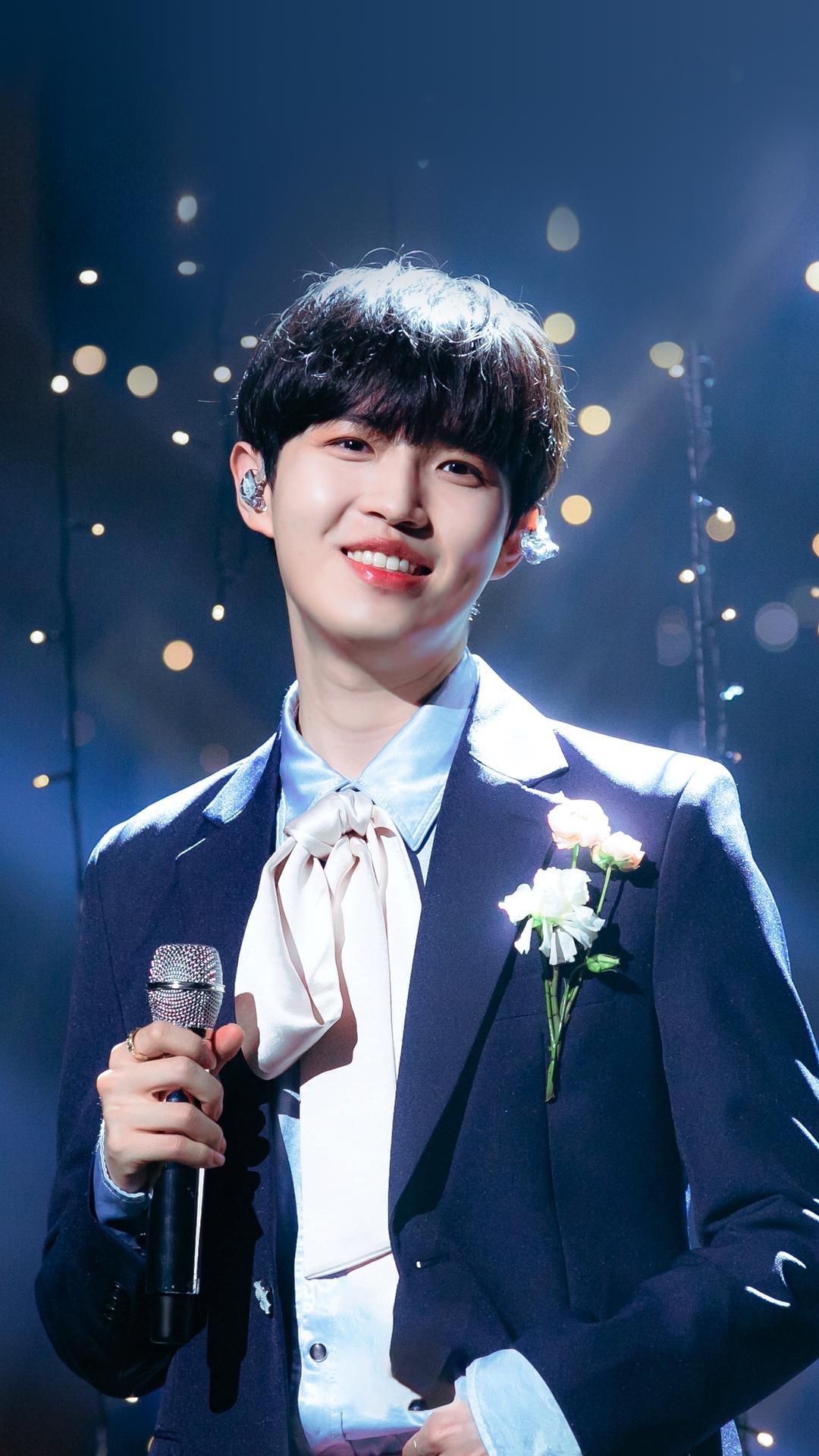 다들 보고 기분좋아지시라고 행복한 김재환와르르 | 인스티즈