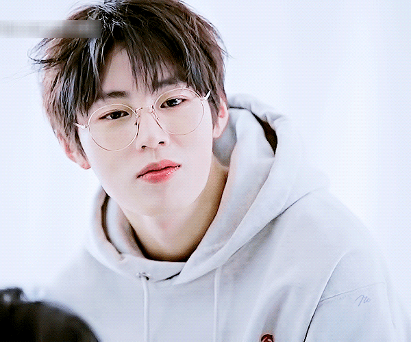 하성운 이런 너드미 컨셉 다시 보고 싶어 ........... | 인스티즈