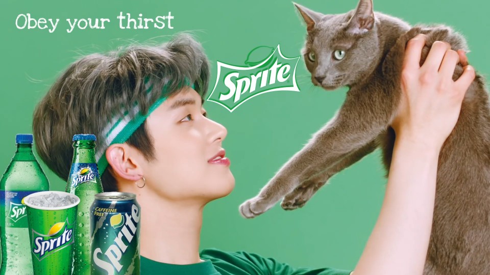 투바투 사진에 음료 광고 합성한 건데 다 찰떡이야 | 인스티즈