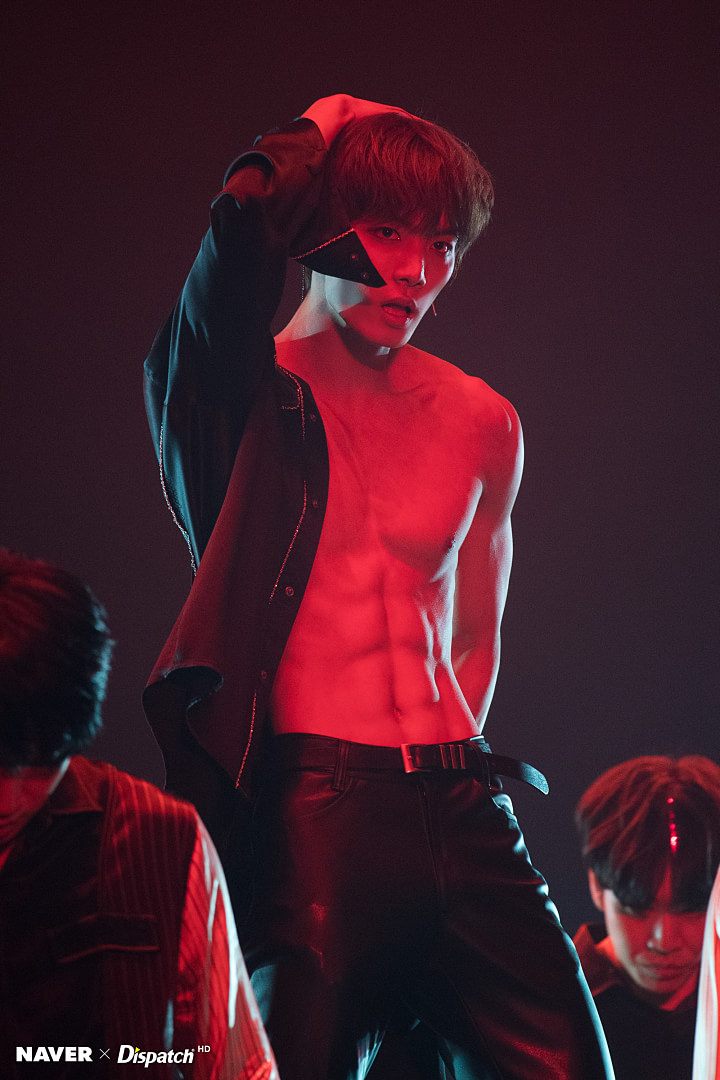 뉴이스트 팬들아 평화로운 사진 줄까? | 인스티즈