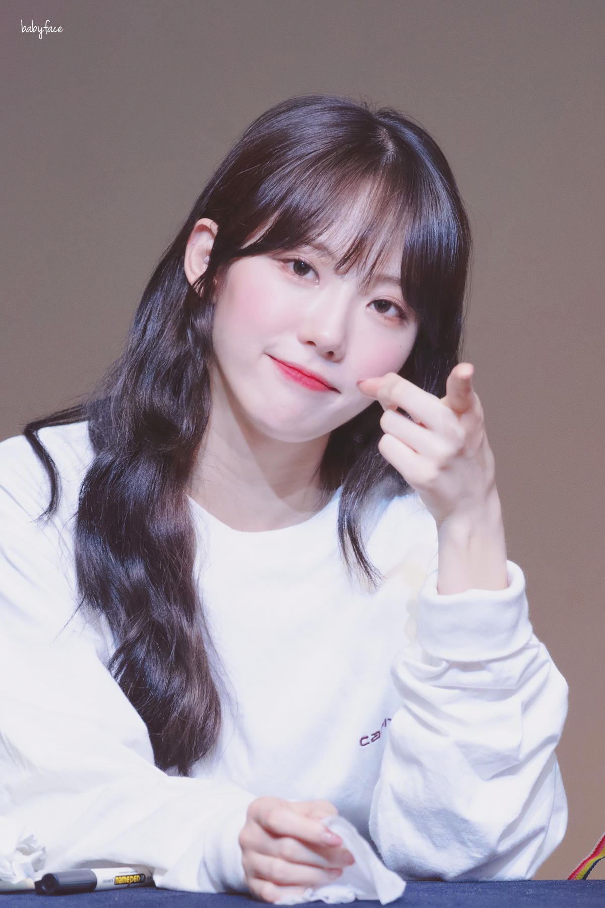 이루다 진짜 세상에서 제일 귀엽게 생겼어 - 인스티즈(instiz) 연예 카테고리
