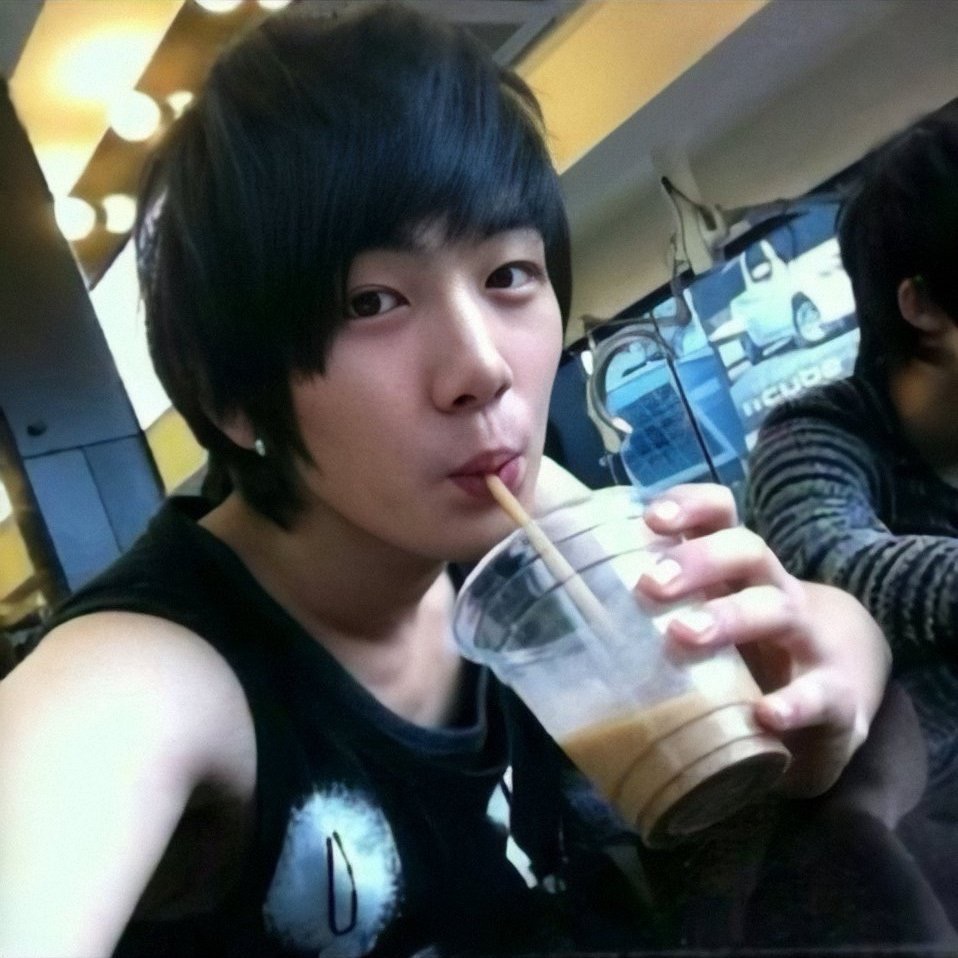 뉴이스트 강동호 윗짤이 연습생 때고 아랫짤이 올해인데 | 인스티즈