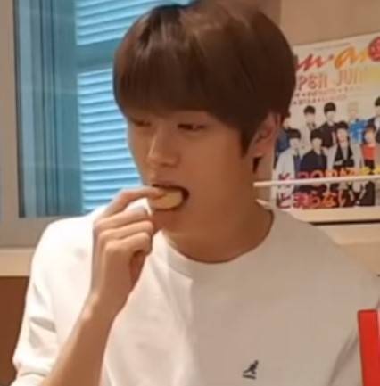 갑자기 새벽이라 든 생각인데 | 인스티즈