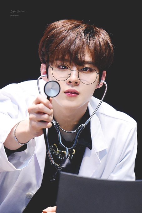 감히 이사진 두개 김우석레전드라고 뽑아봅니다 | 인스티즈