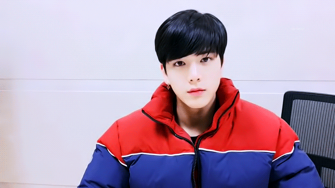 쟤 빵경우인가? 잘생긴 거 같애 | 인스티즈