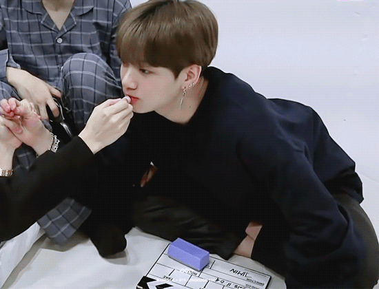 방탄 정국 진짜 귀엽다.. | 인스티즈