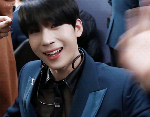 한승우 너무 보고싶어서 180120 브이앱보는데 | 인스티즈