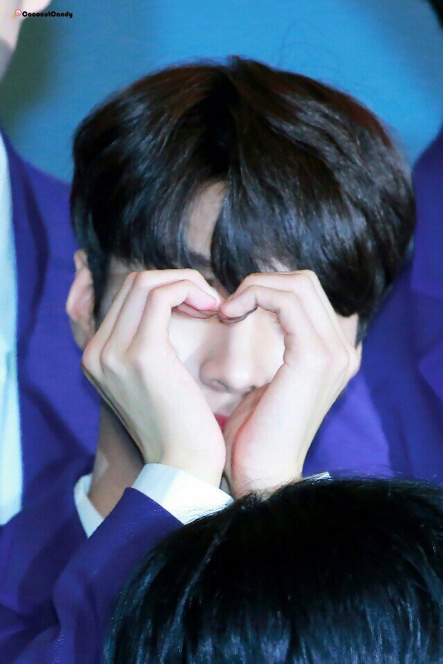 아리덜.. 애들 브이앱하면 삐삐쳐줘! | 인스티즈